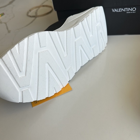 VALENTINO BV
MARIO VALENTINO
Sneaker - Picture 8 of 16